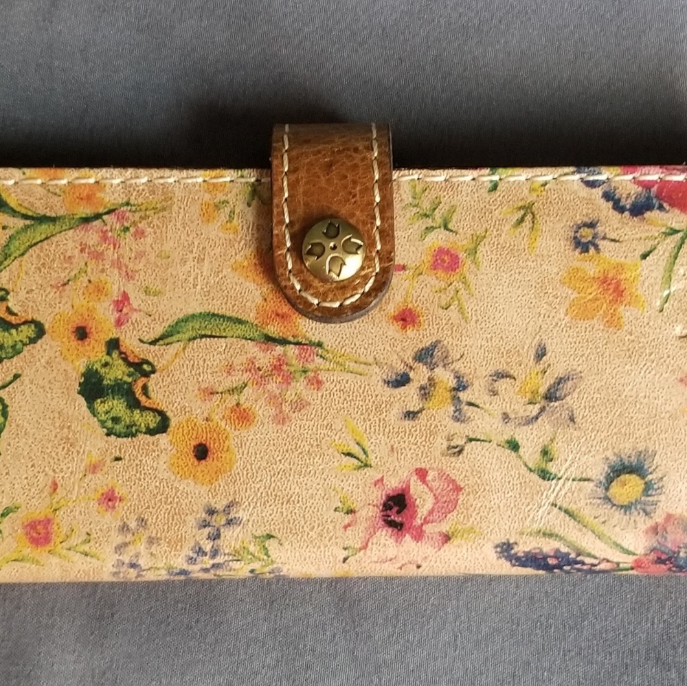 Gorgeous Patrica Nash card holder